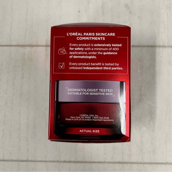 Loreal Paris Revitalift Triple Power Anti‎ Aging Moisturizer Hyaluronic Acid 1.7 - Picture 2 of 7